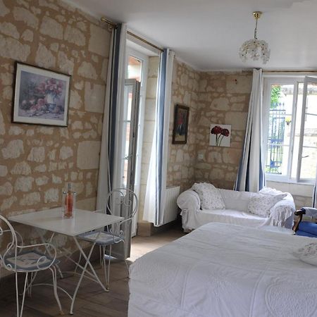 Petite Maison Des Roses - Gite 2 Personnes Brain-sur-Allonnes Екстер'єр фото