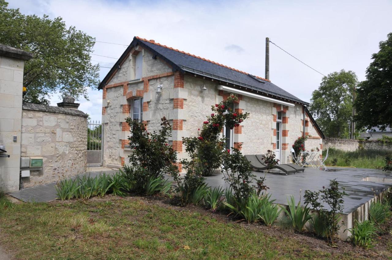 Petite Maison Des Roses - Gite 2 Personnes Brain-sur-Allonnes Екстер'єр фото