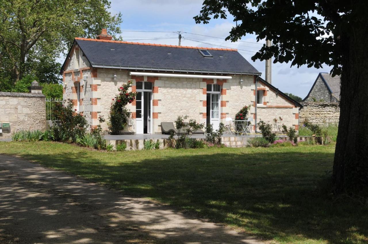 Petite Maison Des Roses - Gite 2 Personnes Brain-sur-Allonnes Екстер'єр фото